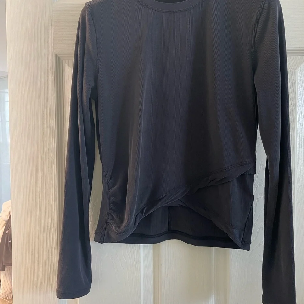 Lululemon crop top - Picture 2 of 6